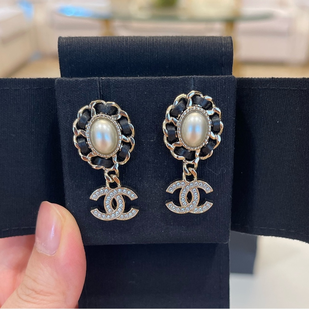 🌹SOLD🌹Chanel Earrings 2022 Collection